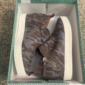 Adara-Fab Camo Faux Suede Shoes NWT